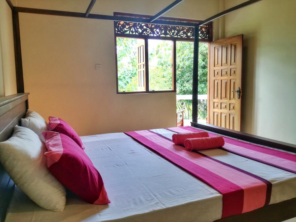 Golden Beach Rest Hotel Tangalle Exterior photo